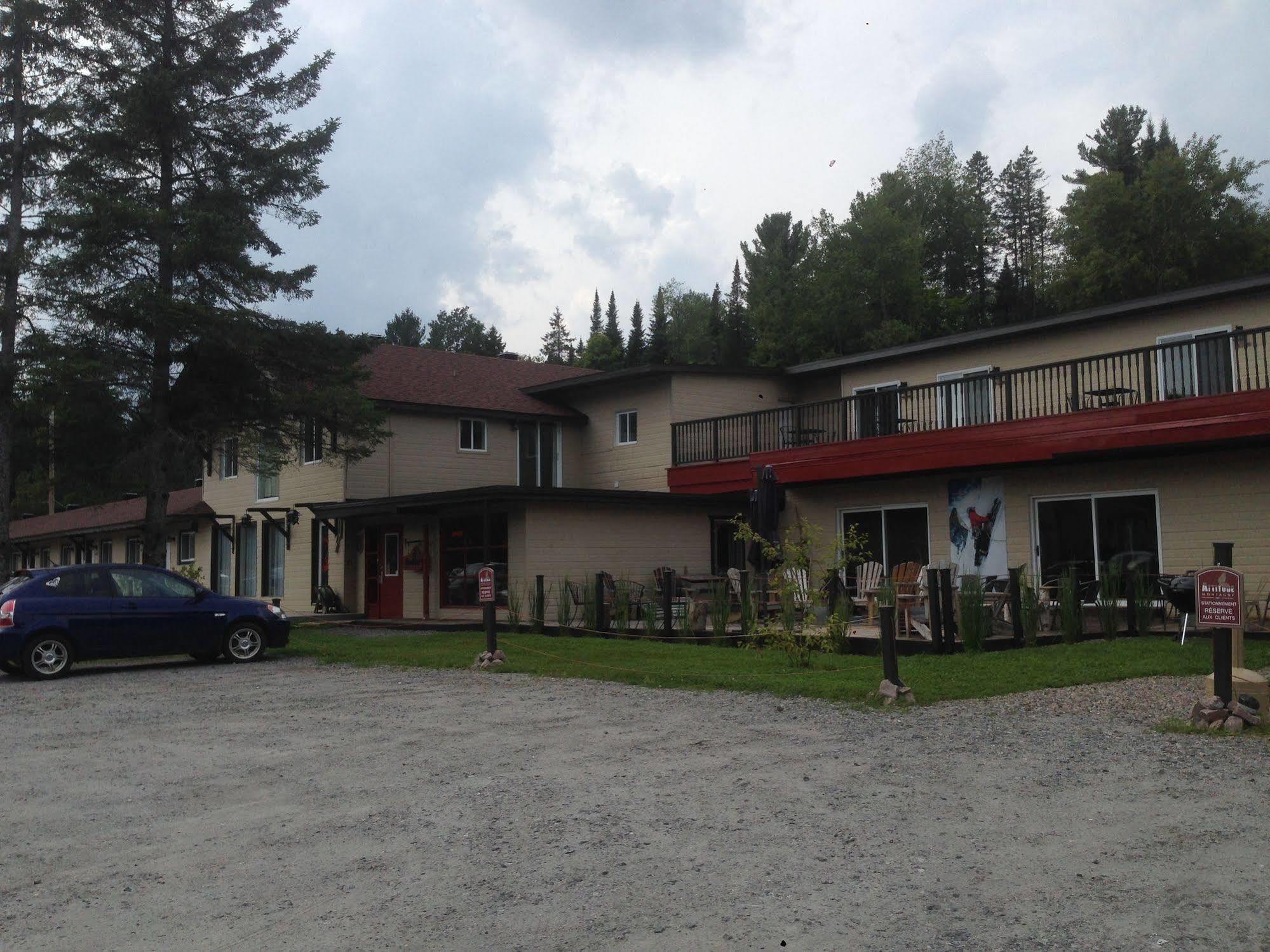 Attitude Montagne Hotel Saint Adolphe D'Howard Ngoại thất bức ảnh